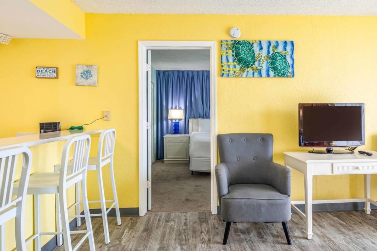 Tortuga Suite At Sunrise Suites Resort - Heated Pool, Hot Tub & Free Parking キーウェスト エクステリア 写真
